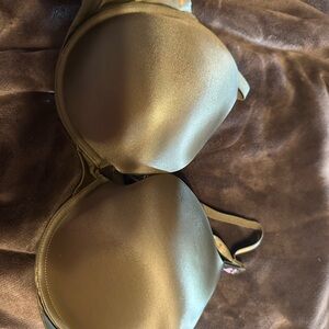 New Victoria's Secret Very Sexy push-up Bra 40D in olive green